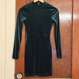 H&M Green Velvet Body-con Long Sleeve Dress